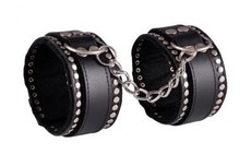 Kožená putá na nohy zdobená - black/black